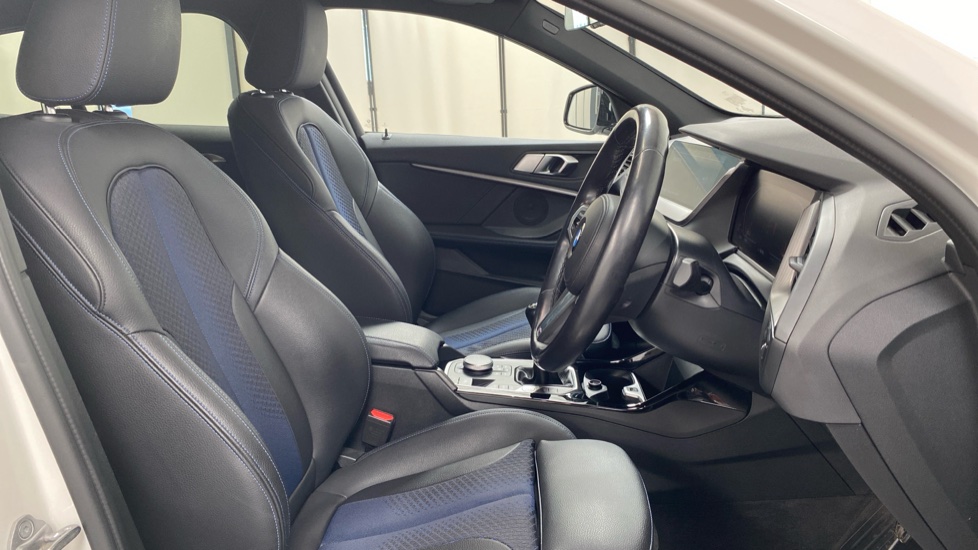 BMW 1 Series 118i [136] M Sport 5dr [Live Cockpit Professional] Petrol Hatchback - Image 11