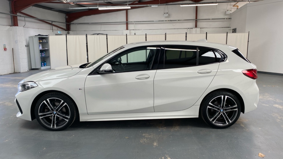 BMW 1 Series 118i [136] M Sport 5dr [Live Cockpit Professional] Petrol Hatchback - Image 28