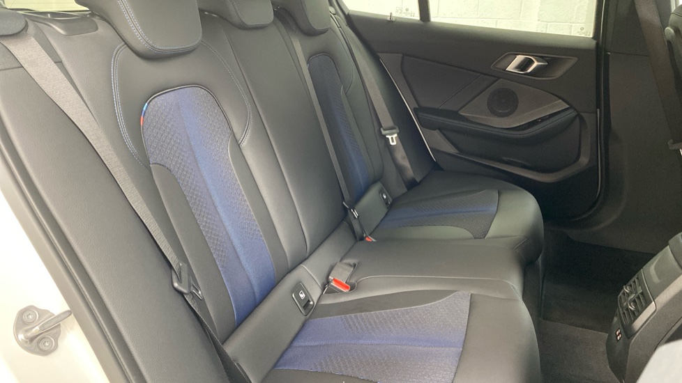 BMW 1 Series 118i [136] M Sport 5dr [Live Cockpit Professional] Petrol Hatchback - Image 43