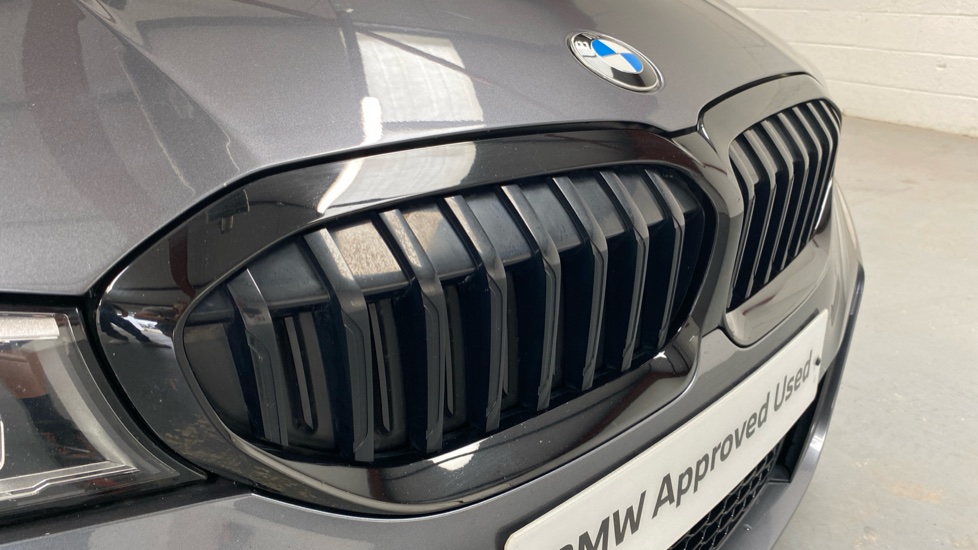 BMW 3 Series 330i M Sport 5dr Step Auto Petrol Estate - Image 31