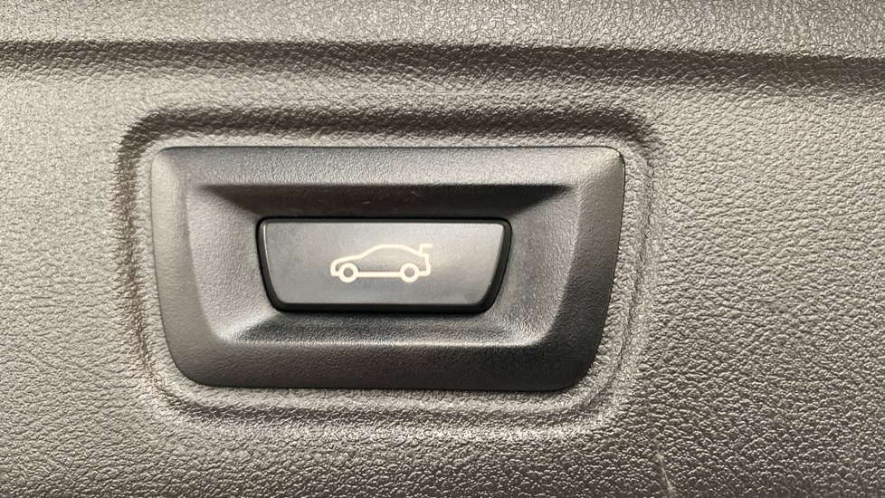 BMW 3 Series 330i M Sport 5dr Step Auto Petrol Estate - Image 45