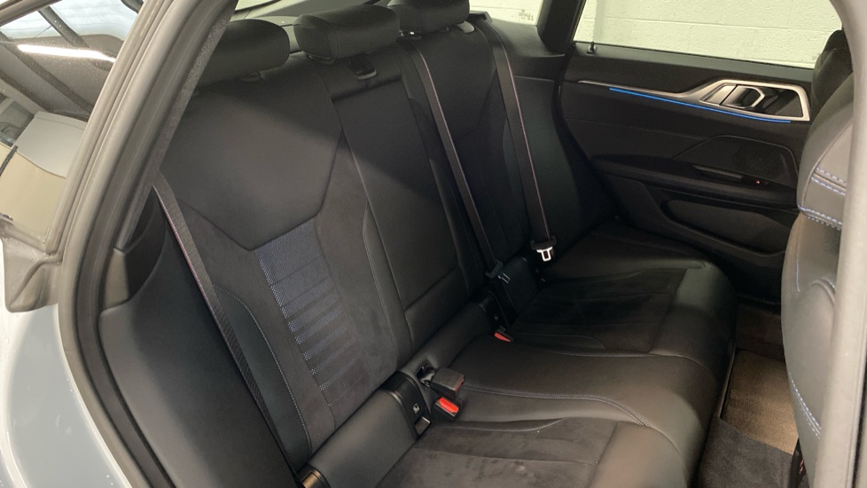 BMW i4 250kW eDrive40 M Sport 83.9kWh 5dr Auto [Pro Pack] Electric Hatchback - Image 12