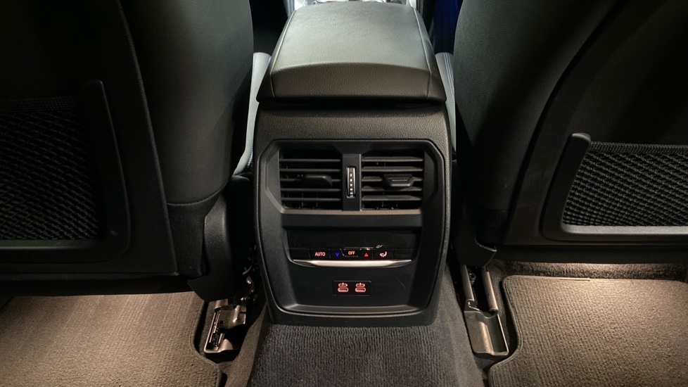 BMW i4 250kW eDrive40 M Sport 83.9kWh 5dr Auto [Pro Pack] Electric Hatchback - Image 39