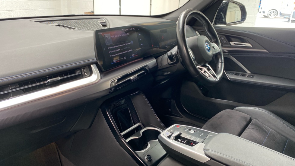 BMW iX1 230kW xDrive30 M Sport 65kWh 5dr Auto Electric Estate - Image 7