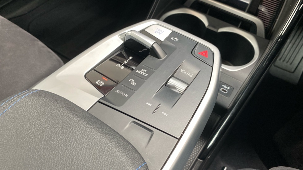 BMW iX1 230kW xDrive30 M Sport 65kWh 5dr Auto Electric Estate - Image 10