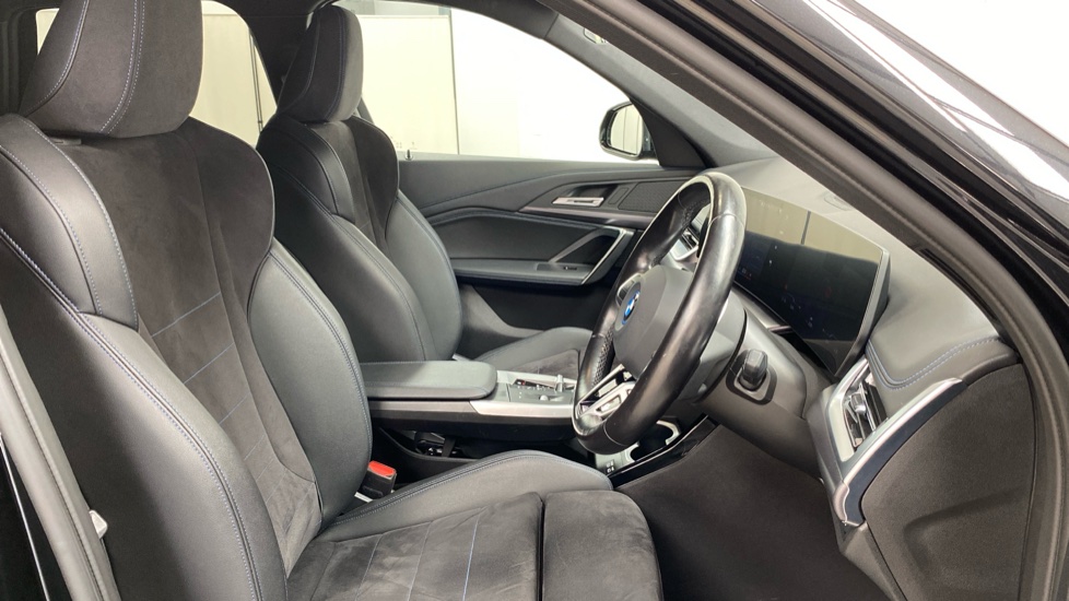 BMW iX1 230kW xDrive30 M Sport 65kWh 5dr Auto Electric Estate - Image 11