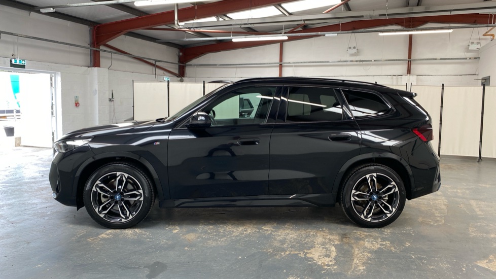 BMW iX1 230kW xDrive30 M Sport 65kWh 5dr Auto Electric Estate - Image 35