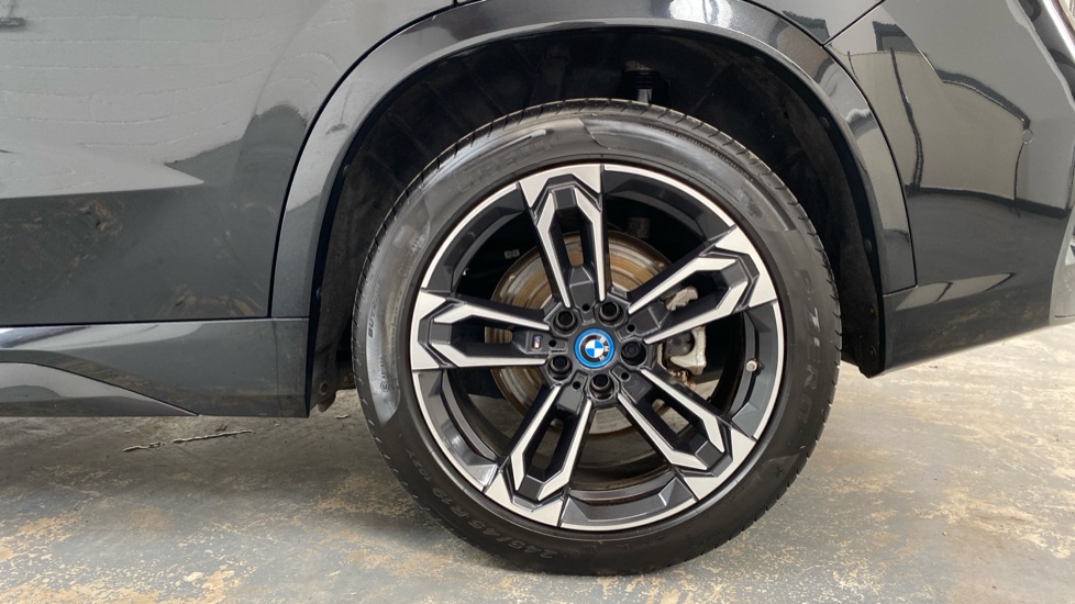 BMW iX1 230kW xDrive30 M Sport 65kWh 5dr Auto Electric Estate - Image 36