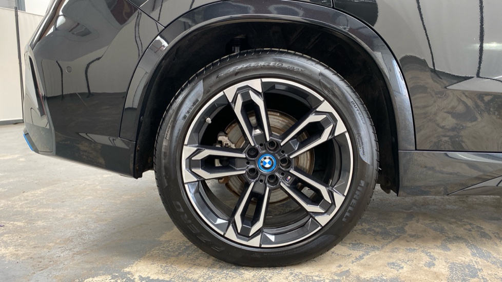 BMW iX1 230kW xDrive30 M Sport 65kWh 5dr Auto Electric Estate - Image 38