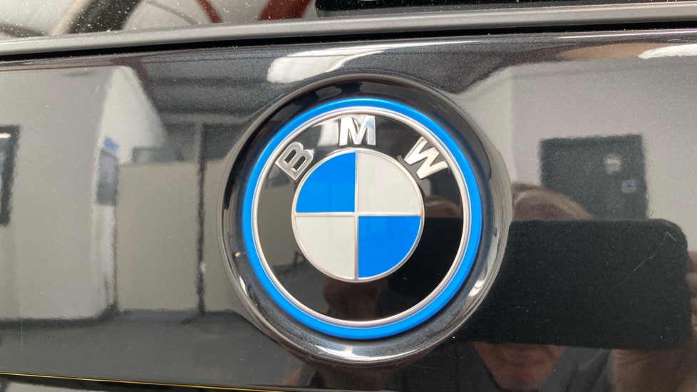 BMW iX1 230kW xDrive30 M Sport 65kWh 5dr Auto Electric Estate - Image 84
