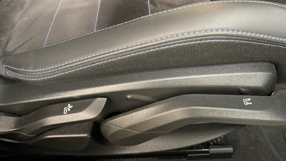 BMW 1 Series 120 M Sport 5dr Step Auto [Pro Pack] Petrol Hatchback - Image 38