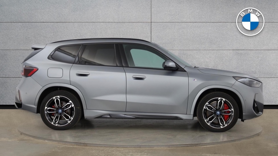 BMW iX1 230kW xDrive30 M Sport 65kWh 5dr Auto Tech/Pro/22 Electric Estate - Image 3