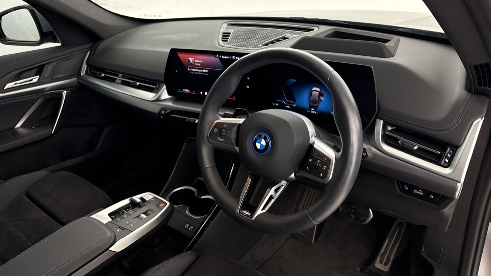 BMW iX1 230kW xDrive30 M Sport 65kWh 5dr Auto Tech/Pro/22 Electric Estate - Image 6