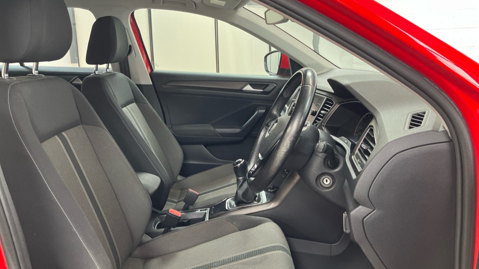 Volkswagen T-Roc 1.0 TSI SE 5dr Petrol Hatchback - Image 11
