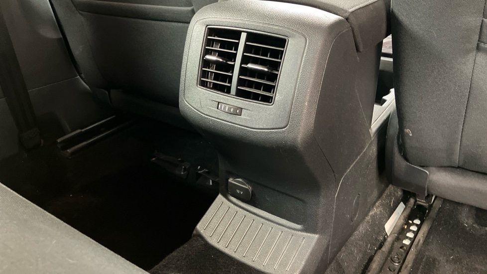 Volkswagen T-Roc 1.0 TSI SE 5dr Petrol Hatchback - Image 38