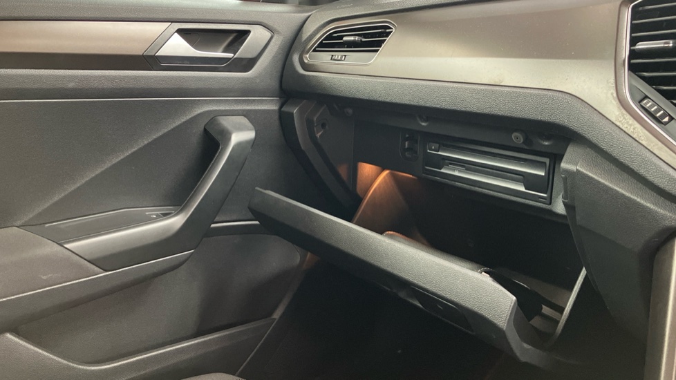 Volkswagen T-Roc 1.0 TSI SE 5dr Petrol Hatchback - Image 47
