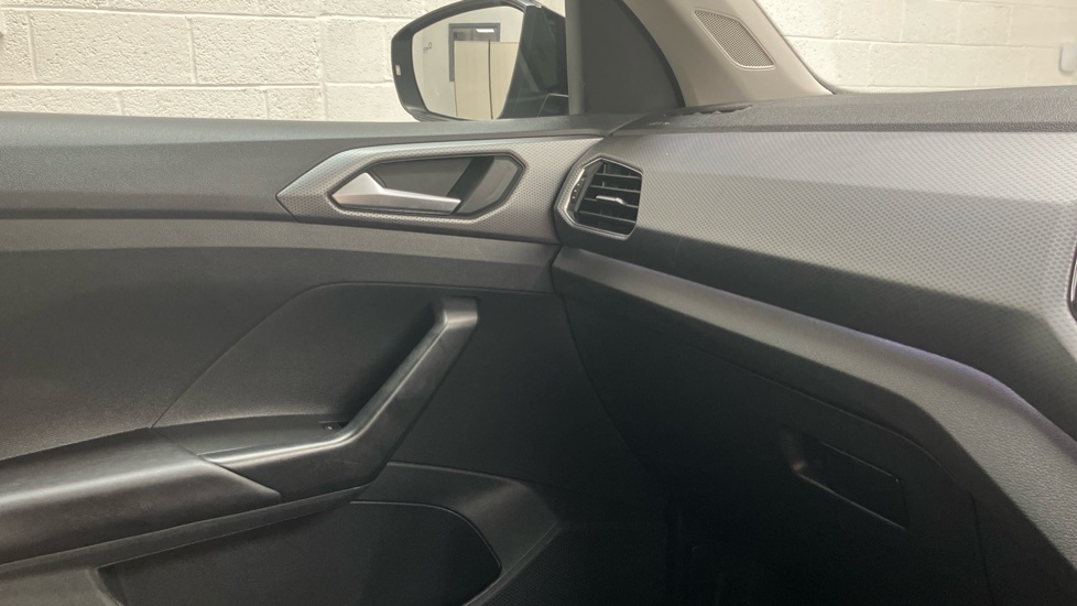 Volkswagen T-Cross 1.0 TSI 110 Active 5dr Petrol Estate - Image 54