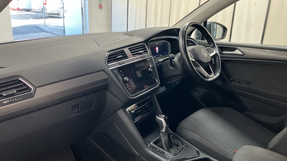 Volkswagen Tiguan Allspace 1.5 TSI Life 5dr DSG Petrol Estate - Image 7