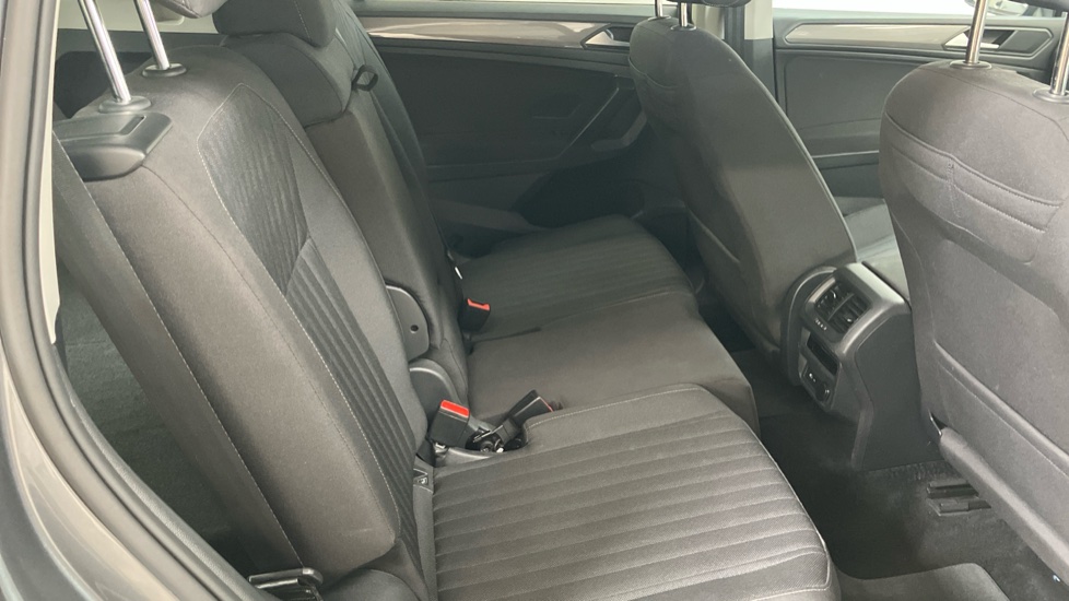 Volkswagen Tiguan Allspace 1.5 TSI Life 5dr DSG Petrol Estate - Image 12