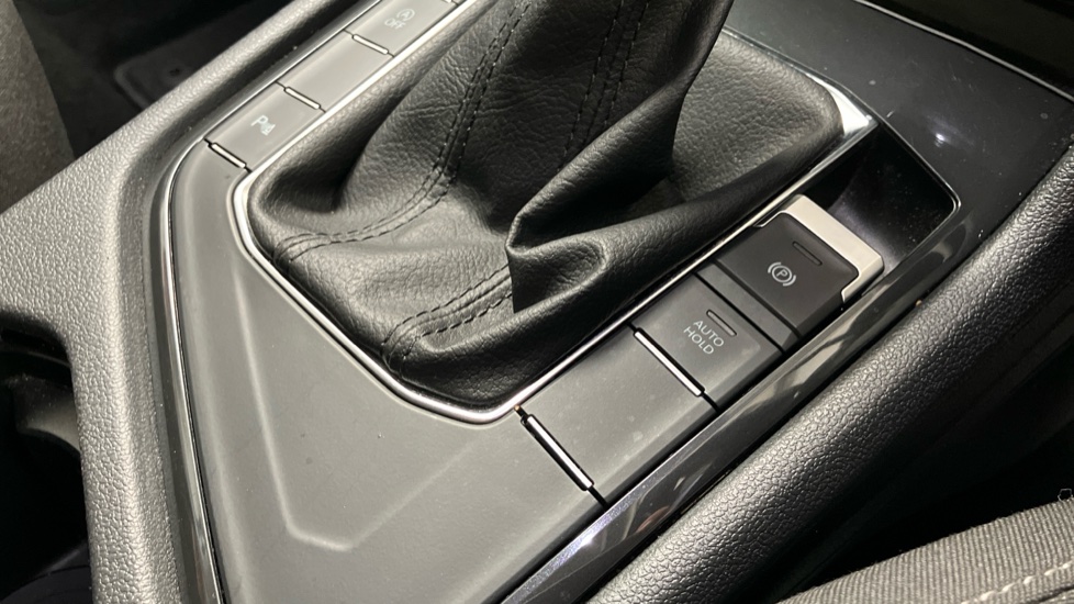 Volkswagen Tiguan Allspace 1.5 TSI Life 5dr DSG Petrol Estate - Image 19
