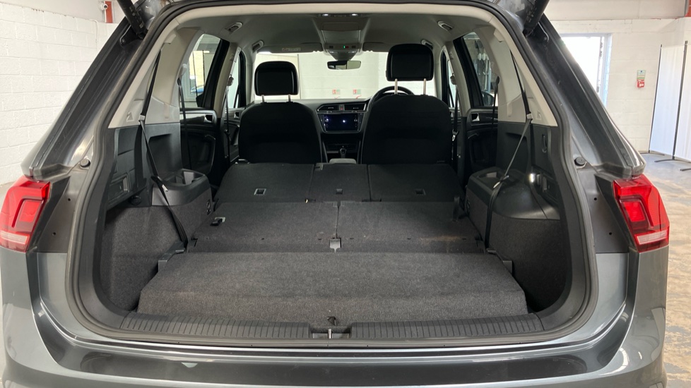 Volkswagen Tiguan Allspace 1.5 TSI Life 5dr DSG Petrol Estate - Image 26