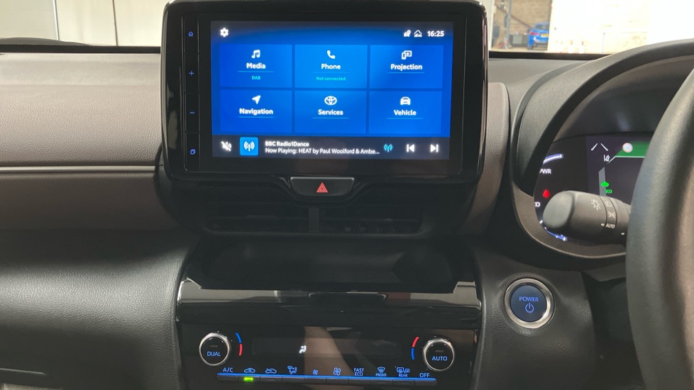 Toyota Yaris Cross 1.5 Hybrid Excel 5dr CVT Hybrid Estate - Image 8