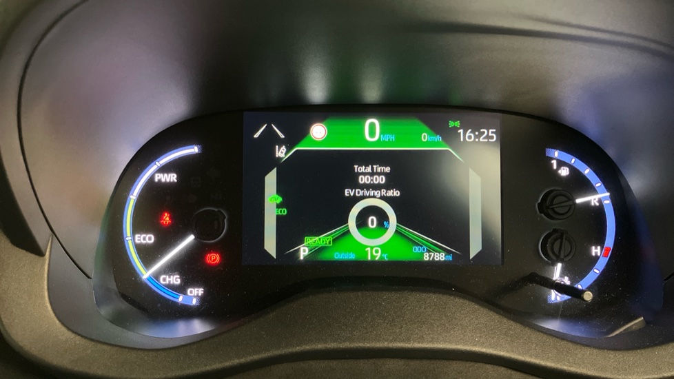 Toyota Yaris Cross 1.5 Hybrid Excel 5dr CVT Hybrid Estate - Image 9
