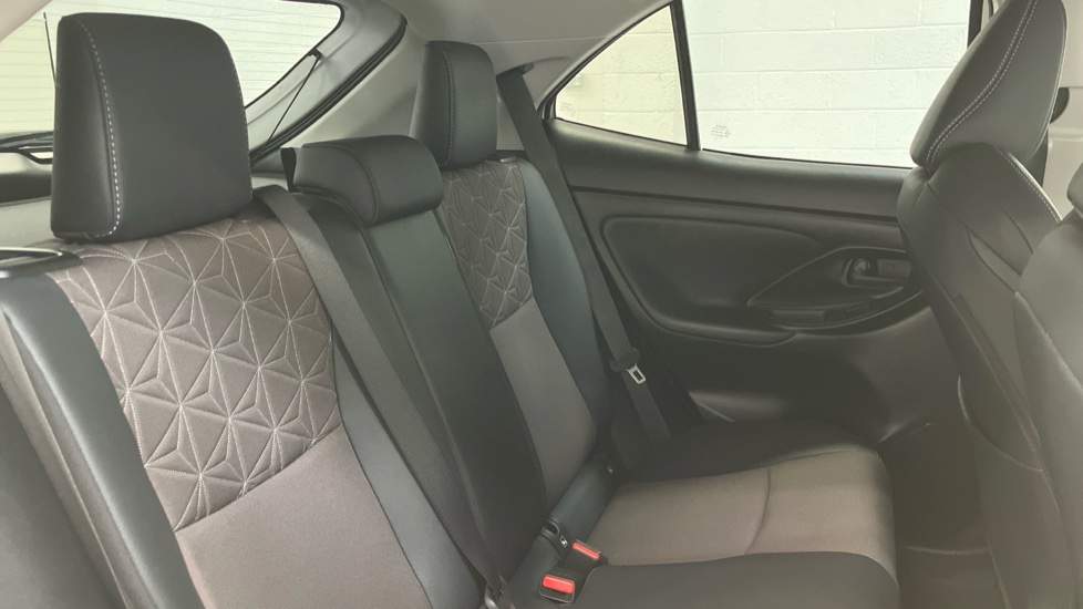 Toyota Yaris Cross 1.5 Hybrid Excel 5dr CVT Hybrid Estate - Image 12