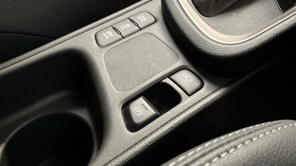 Toyota Yaris Cross 1.5 Hybrid Excel 5dr CVT Hybrid Estate - Image 19
