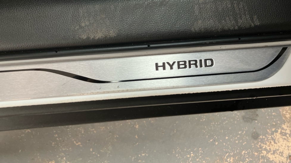 Toyota Yaris Cross 1.5 Hybrid Excel 5dr CVT Hybrid Estate - Image 27