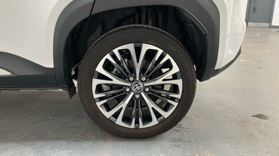 Toyota Yaris Cross 1.5 Hybrid Excel 5dr CVT Hybrid Estate - Image 31