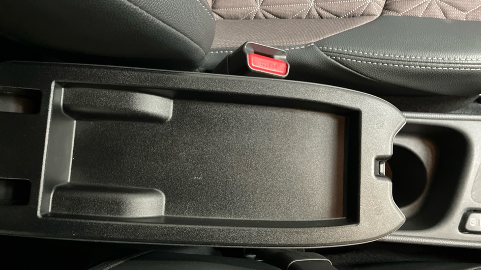 Toyota Yaris Cross 1.5 Hybrid Excel 5dr CVT Hybrid Estate - Image 39