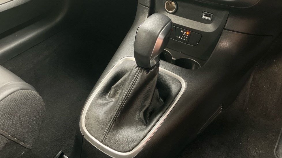 Citroen C3 1.2 PureTech 110 Max 5dr EAT6 Petrol Hatchback - Image 10