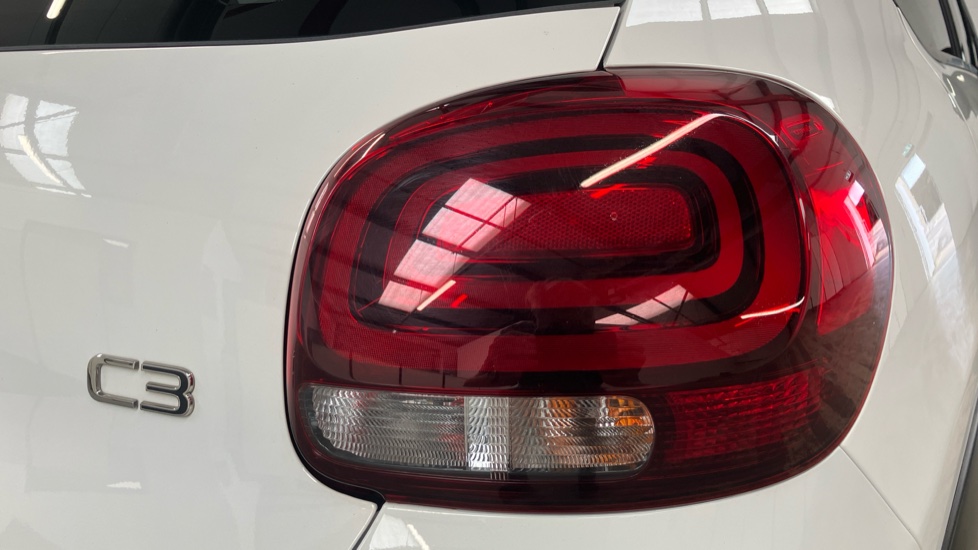 Citroen C3 1.2 PureTech 110 Max 5dr EAT6 Petrol Hatchback - Image 22