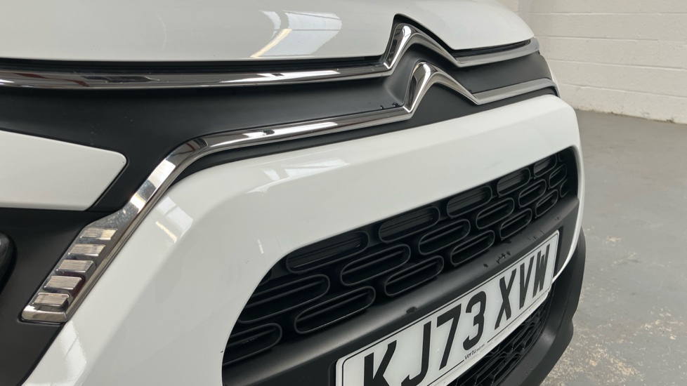 Citroen C3 1.2 PureTech 110 Max 5dr EAT6 Petrol Hatchback - Image 25