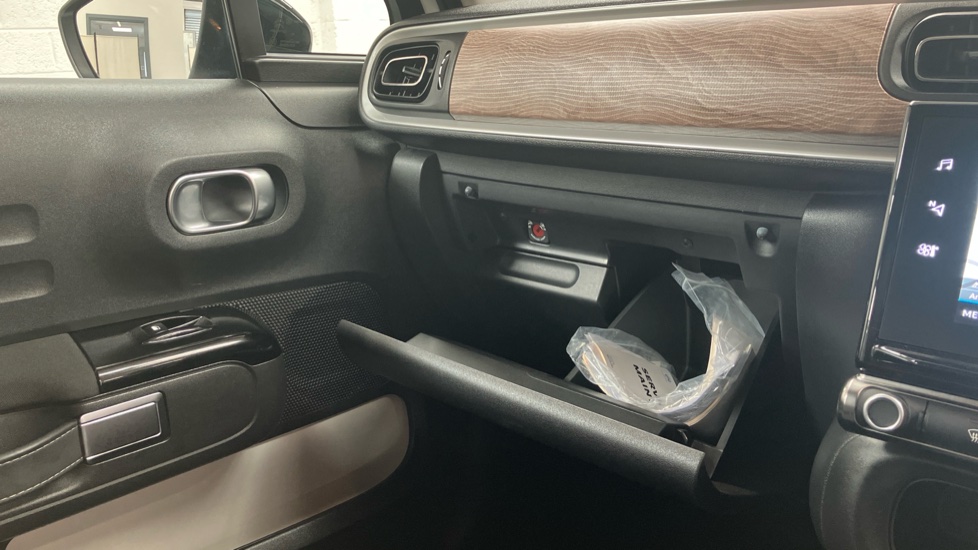Citroen C3 1.2 PureTech 110 Max 5dr EAT6 Petrol Hatchback - Image 51