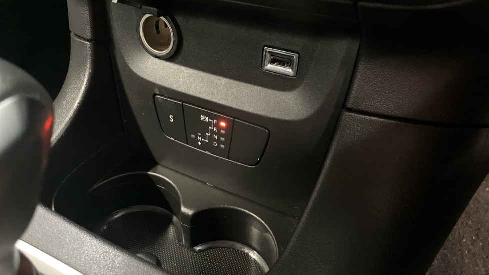 Citroen C3 1.2 PureTech 110 Max 5dr EAT6 Petrol Hatchback - Image 55
