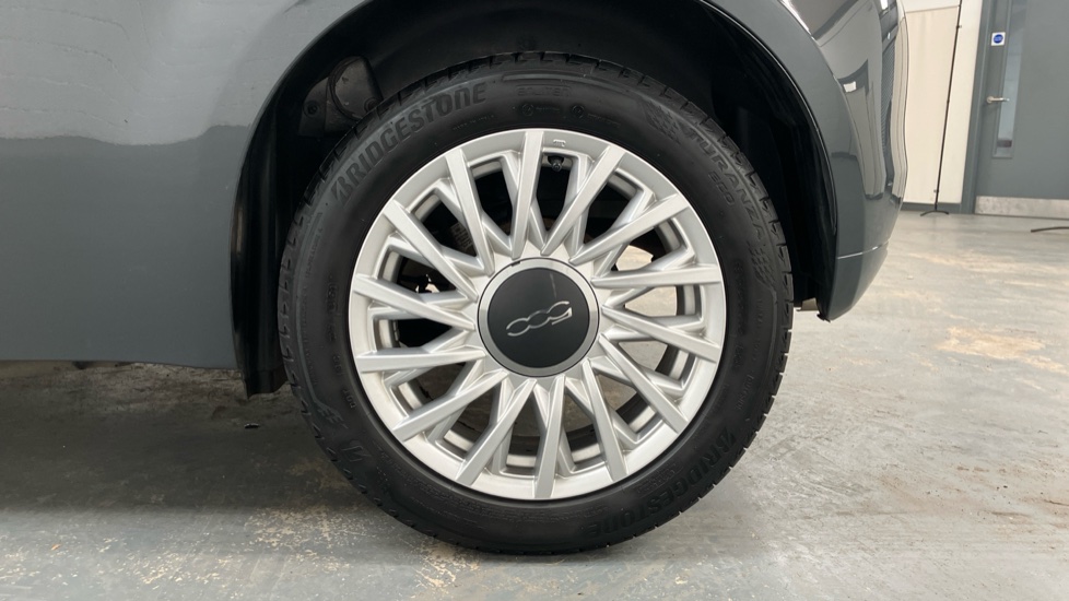 Fiat 500 1.0 Mild Hybrid Dolcevita [Part Leather] 3dr Petrol Hatchback - Image 27