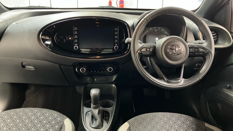 Toyota Aygo X 1.0 VVT-i Edge 5dr Auto Petrol Hatchback - Image 4