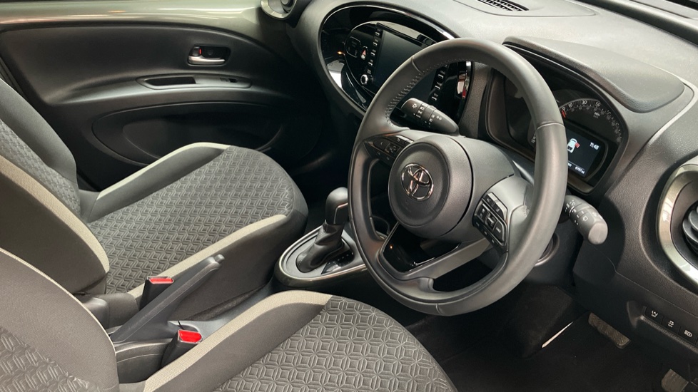 Toyota Aygo X 1.0 VVT-i Edge 5dr Auto Petrol Hatchback - Image 6