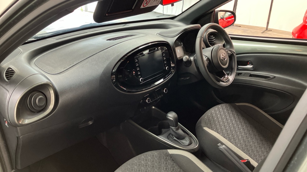 Toyota Aygo X 1.0 VVT-i Edge 5dr Auto Petrol Hatchback - Image 7
