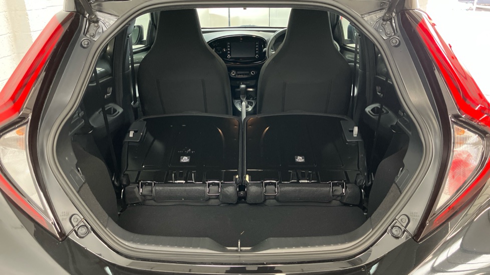 Toyota Aygo X 1.0 VVT-i Edge 5dr Auto Petrol Hatchback - Image 25