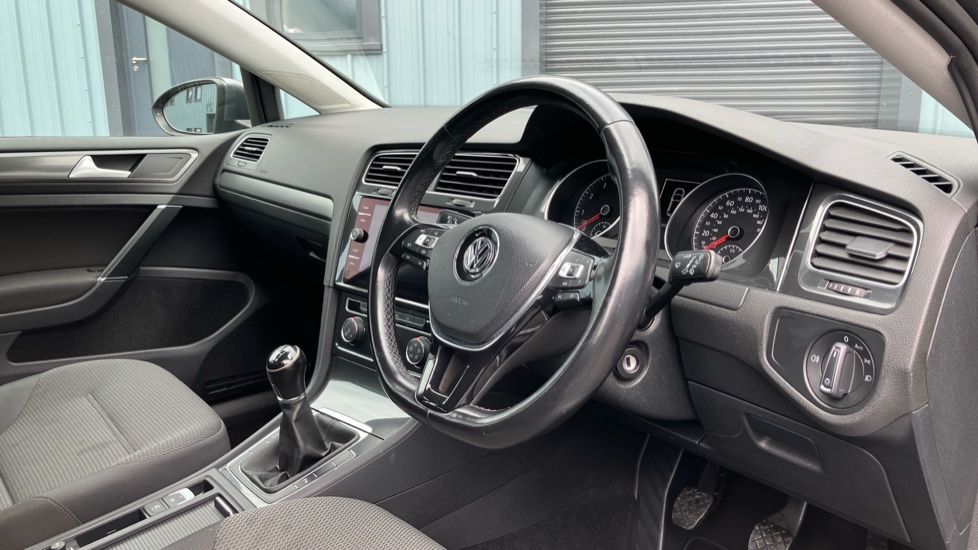Volkswagen Golf 1.0 TSI 110 SE 5dr Petrol Hatchback - Image 6