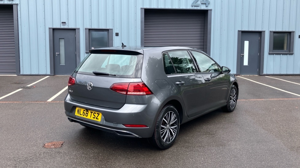 Volkswagen Golf 1.0 TSI 110 SE 5dr Petrol Hatchback - Image 28