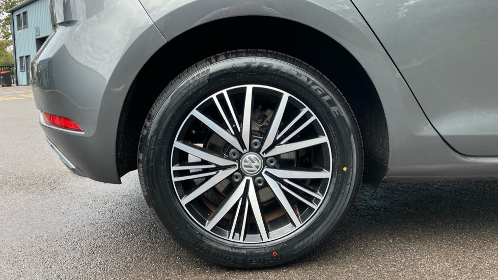 Volkswagen Golf 1.0 TSI 110 SE 5dr Petrol Hatchback - Image 29