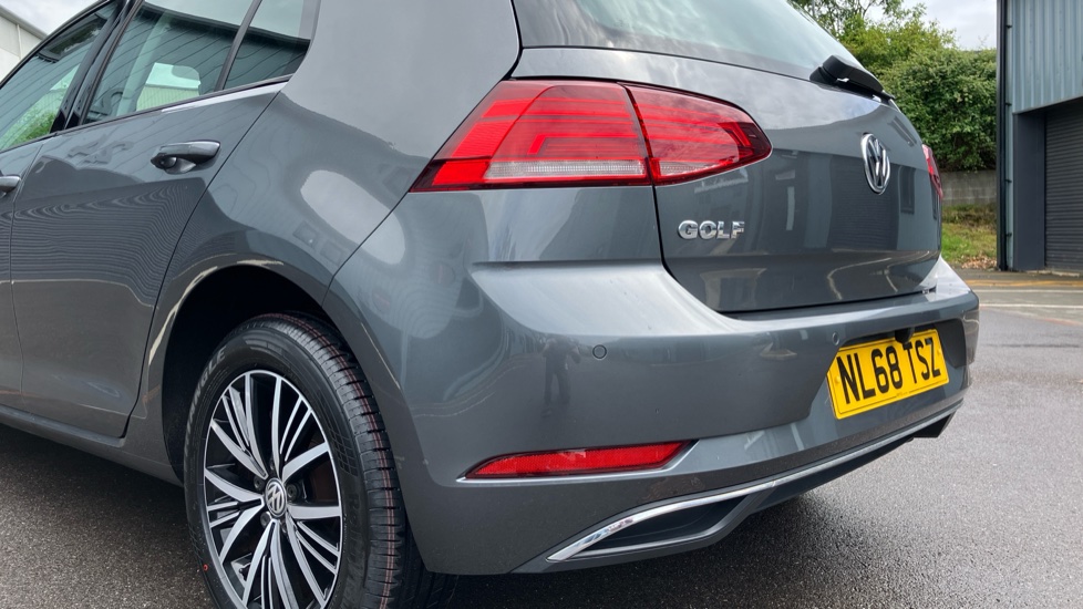 Volkswagen Golf 1.0 TSI 110 SE 5dr Petrol Hatchback - Image 30