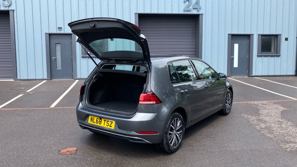 Volkswagen Golf 1.0 TSI 110 SE 5dr Petrol Hatchback - Image 36