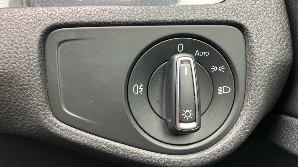 Volkswagen Golf 1.0 TSI 110 SE 5dr Petrol Hatchback - Image 41