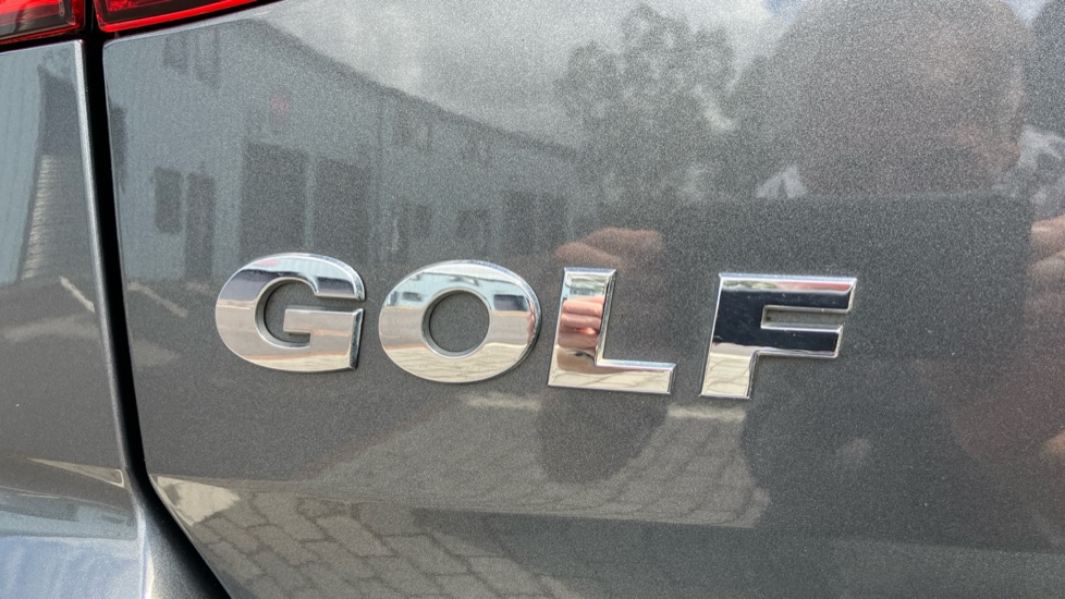 Volkswagen Golf 1.0 TSI 110 SE 5dr Petrol Hatchback - Image 58