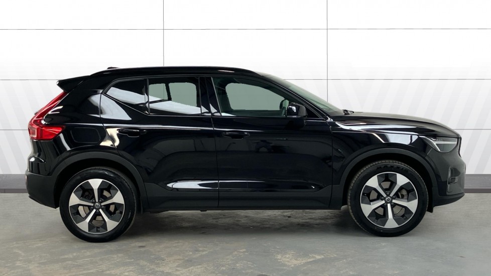 Volvo XC40 2.0 B3P Plus Dark 5dr Auto Petrol Estate - Image 3